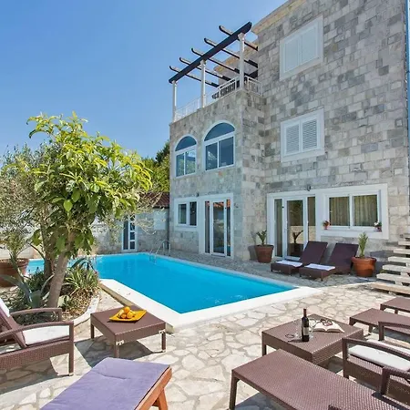 Imperial View Villa *