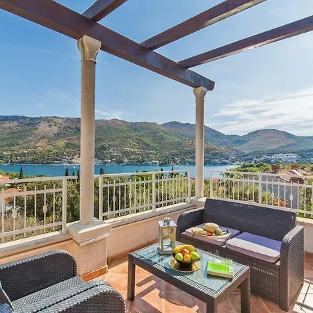 Imperial View Villa *